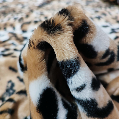 La tela de la felpa de la piel de imitación del paño grueso y suave del picovoltio para el leopardo de la tapicería de la ropa de los zapatos imprimió