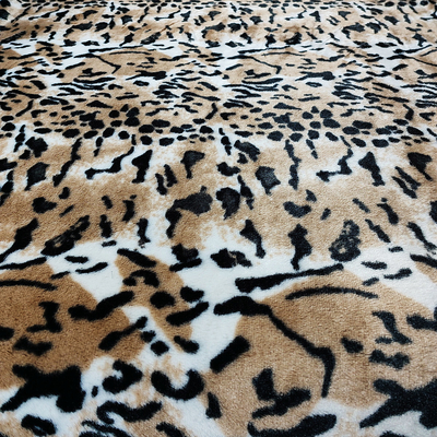 La tela de la felpa de la piel de imitación del paño grueso y suave del picovoltio para el leopardo de la tapicería de la ropa de los zapatos imprimió
