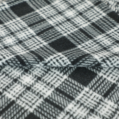 La tela escocesa micro catiónica 100% de la tela del paño grueso y suave del poliéster imprimió polar para Sofa Pillowslip Blankets